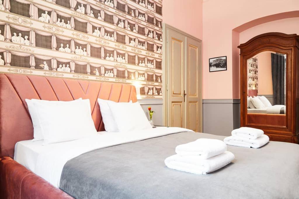 Househost Iii: Podbrzezie Street Cracovia