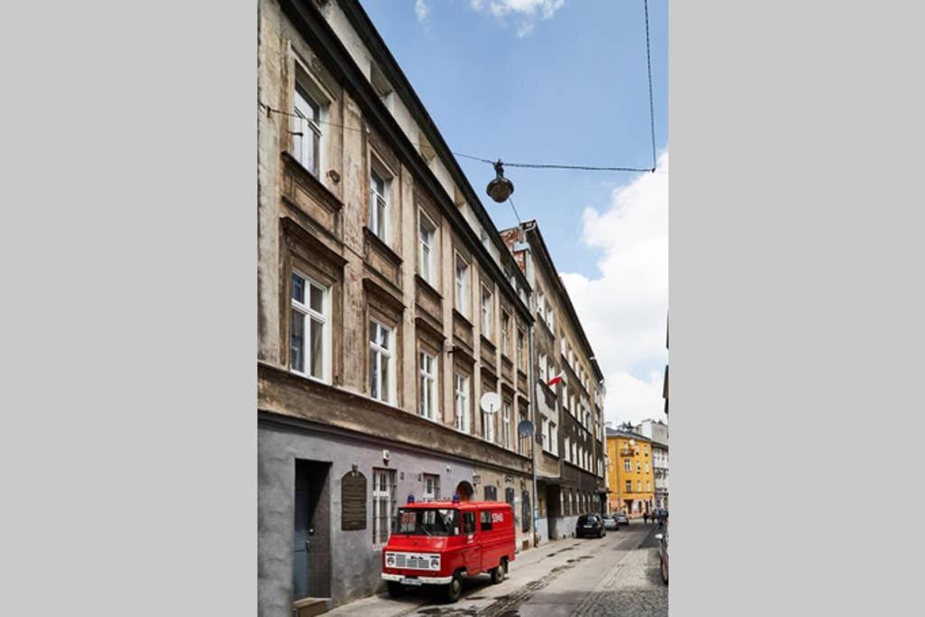 Househost Iii: Podbrzezie Street Cracovia